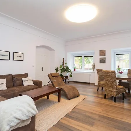 Budyne Apartment Ii. Budyne nad Ohri Buitenkant foto
