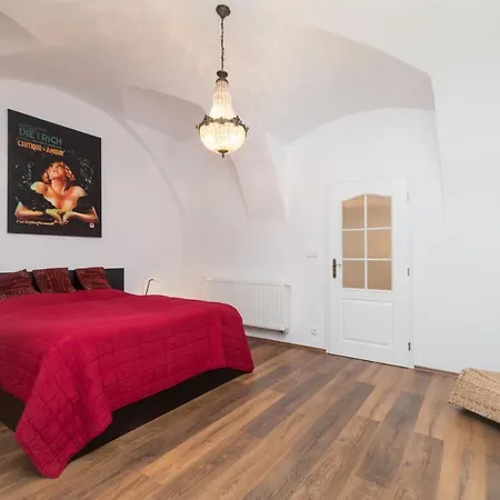 Budyne Apartment Ii. Budyne nad Ohri Buitenkant foto